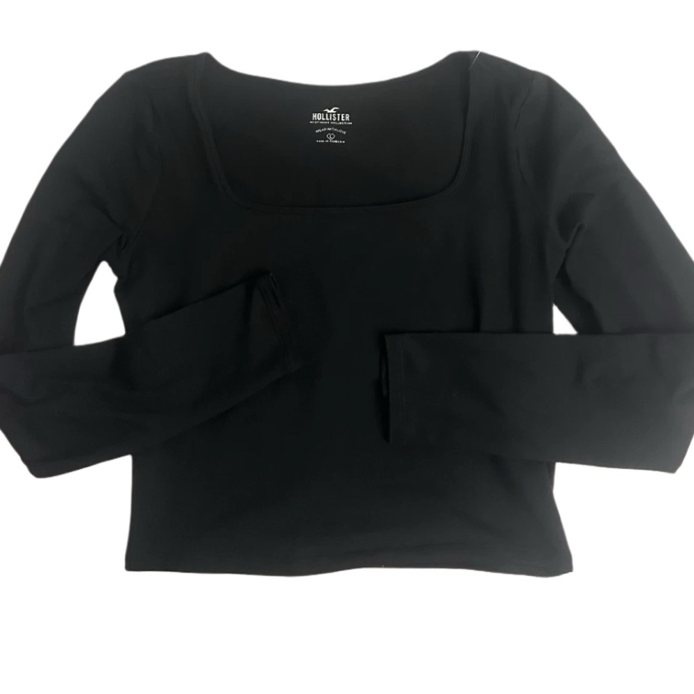 Hollister Must-Have collection Women's Black Long Sleeve Tee